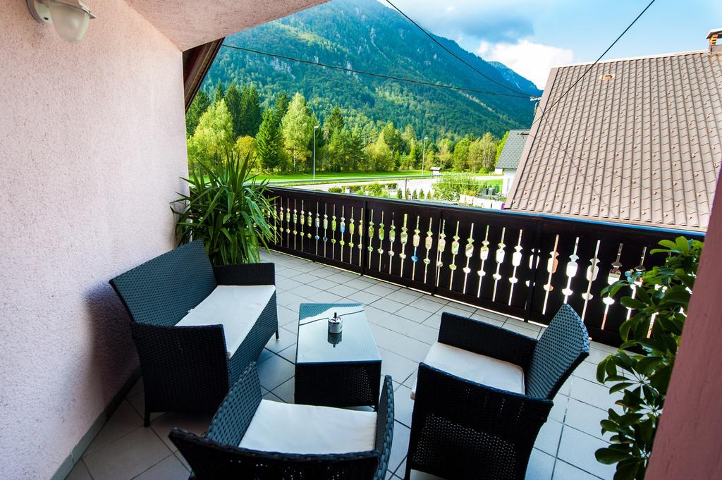 Guesthouse Veranda Mojstrana Exterior photo